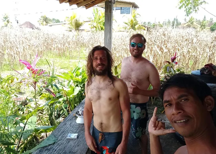 Ayolah Surf House And Surf Camp ホームステイ