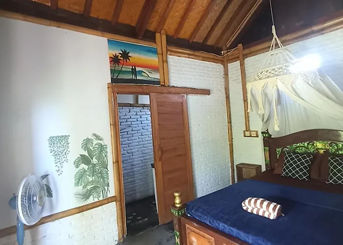 Ayolah Surf House And Surf Camp ホームステイ Jembrana