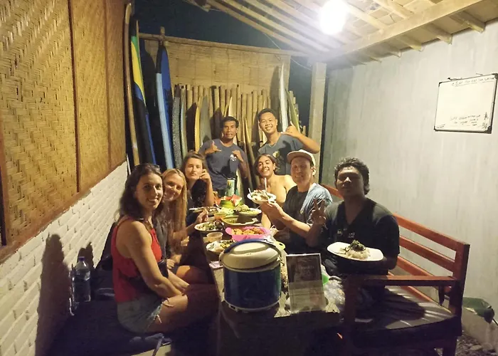ホームステイ Ayolah Surf House And Surf Camp Jembrana
