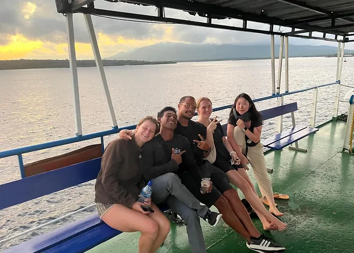 Ayolah Surf House And Surf Camp * Jembrana