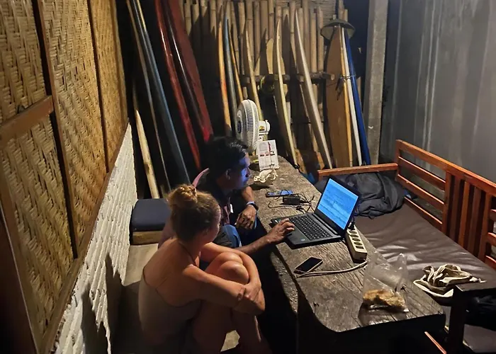 Ayolah Surf House And Surf Camp ホームステイ