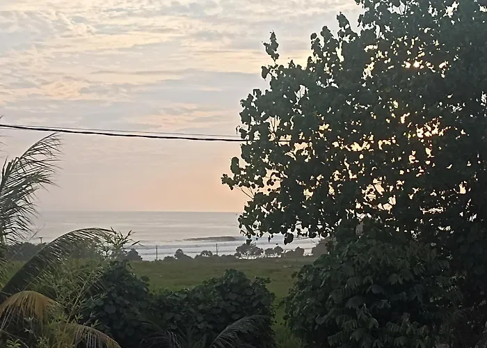 Ayolah Surf House And Surf Camp * Jembrana